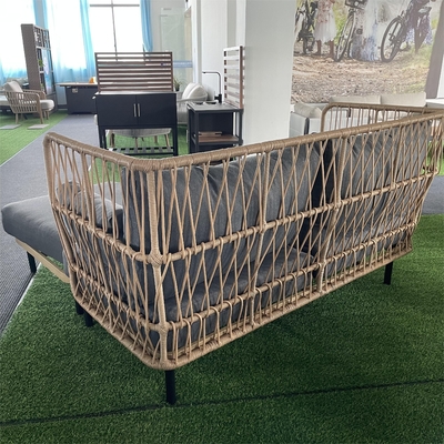 現代的な屋外ガーデン家具 アルミ ビストロ ラタンソファ 贅沢なディナーセット