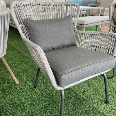 屋外庭具セット アルミラタンソファ ティーポップテーブルとビストロ椅子