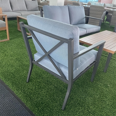 カスタマイズできる色 屋外庭家具 アルミニウムラタン ソファ 贅沢なテーブル用