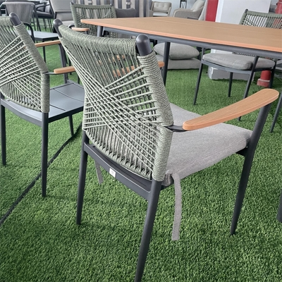 アルミラタンソファセット 豪華なテーブルと郵便包装の屋外庭の家具