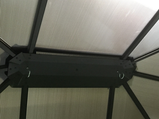 ガーデン用品のための屋外ガイゼボ 3x3.65x2.6M シングルトップポリカーボネート屋根