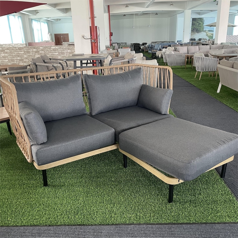 現代的な屋外ガーデン家具 アルミ ビストロ ラタンソファ 贅沢なディナーセット